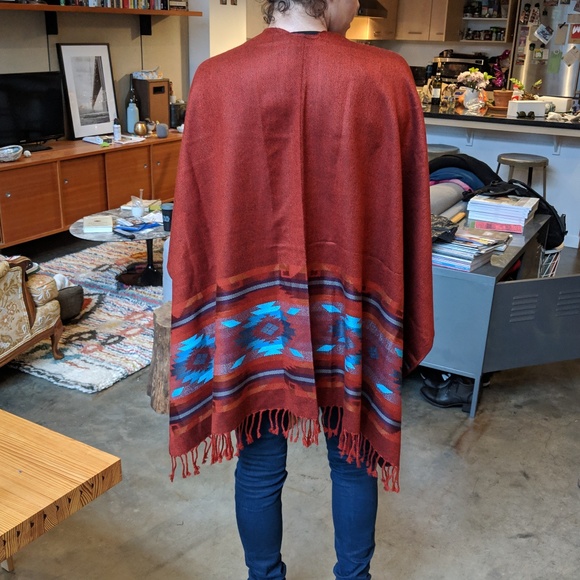 Ecuadorian Alpaca Shawl - Picture 4 of 8